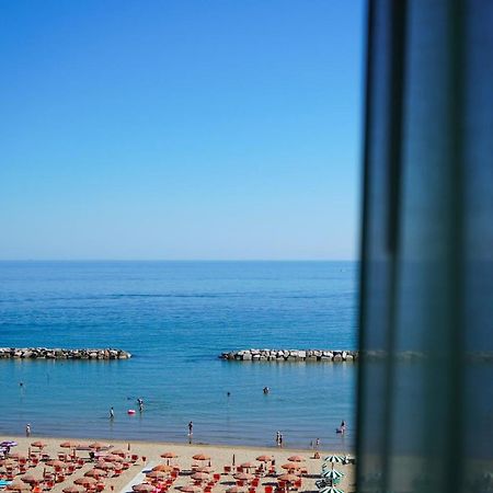 Hotel International ガビッチェ・マーレ エクステリア 写真