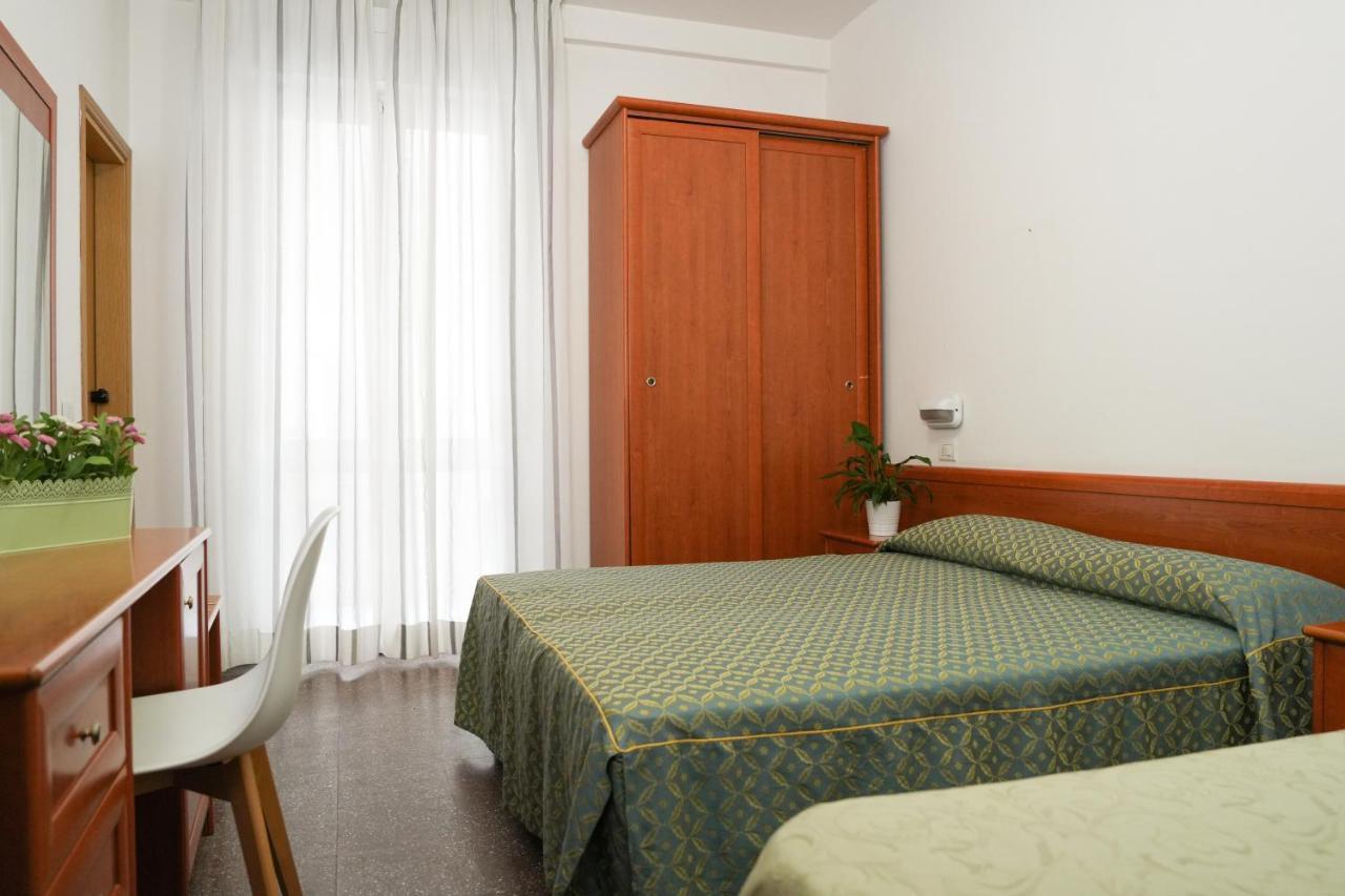 Hotel International ガビッチェ・マーレ エクステリア 写真