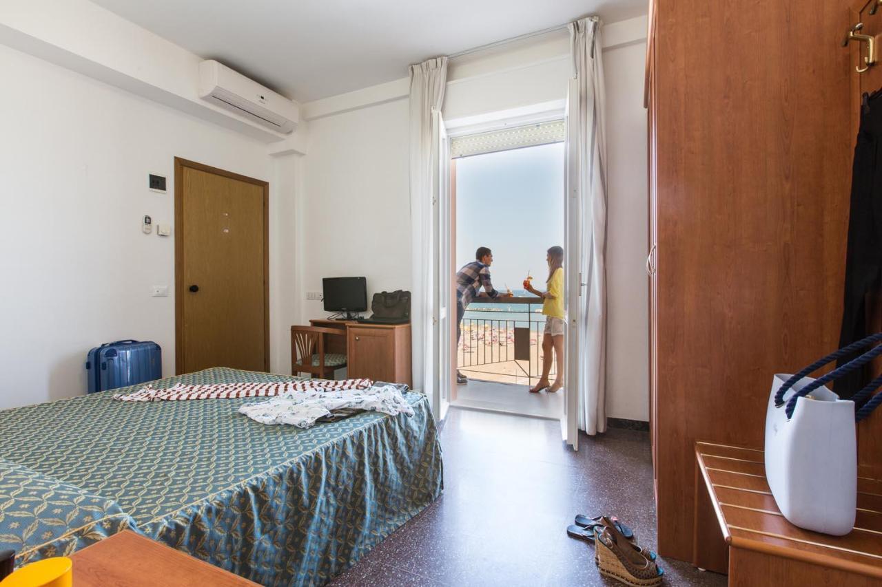 Hotel International ガビッチェ・マーレ エクステリア 写真